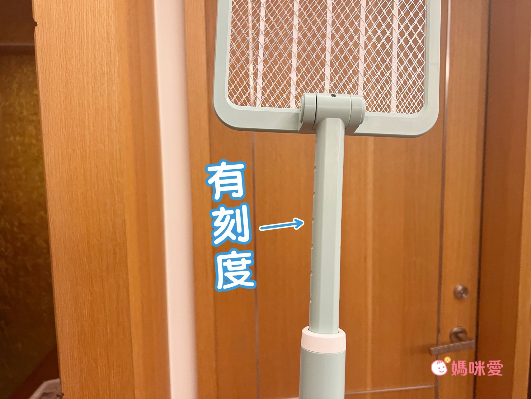 一擊斃殺！【KINYO】可伸縮折疊/日夜兩用捕蚊電蚊拍