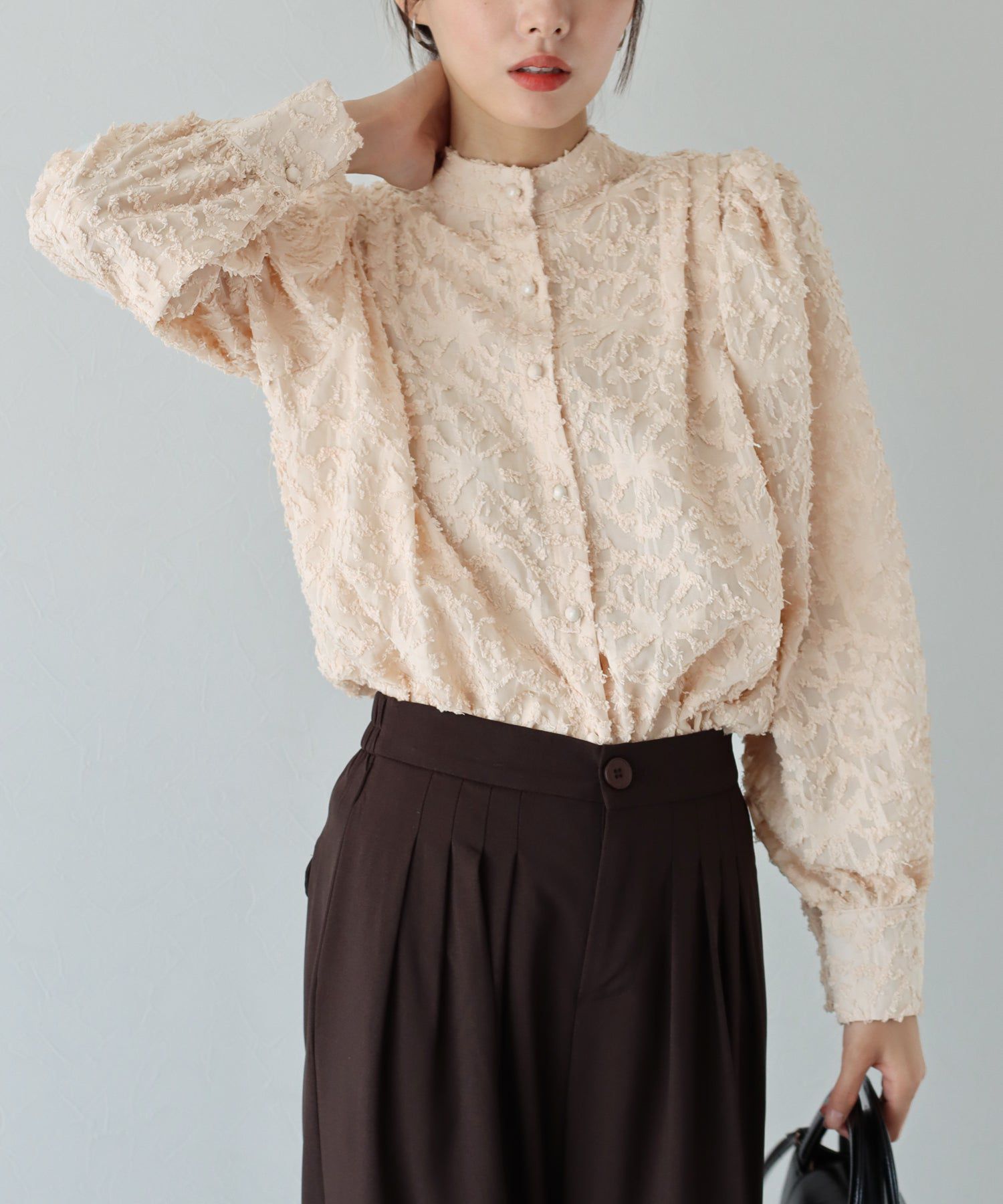 日本 BLUE EAST - 歐風浪漫花朵氣球長袖襯衫-奶茶