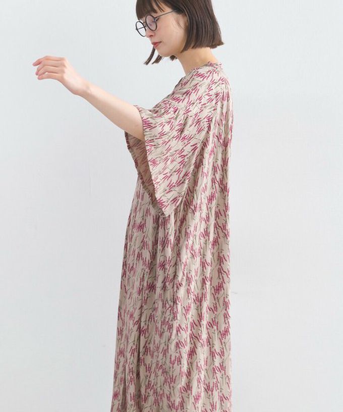 日本 Lupilien - 柔滑嫘縈植物印花寬鬆短袖洋裝-綠x桃