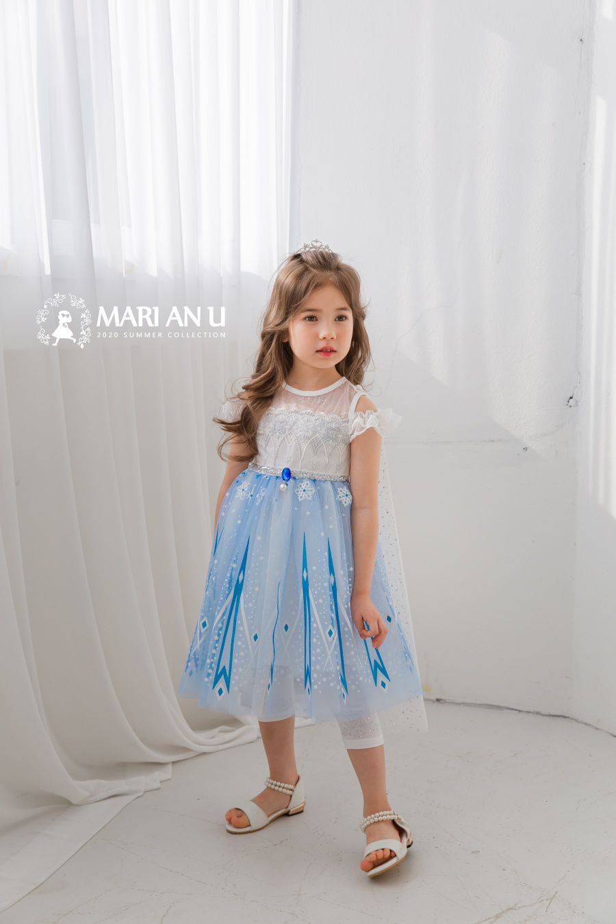 韓國 mari an u - (剩9號)冰雪奇緣2同款-艾莎洋裝(披風可拆,露肩款)-雪花白X藍