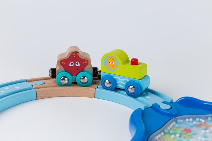 德國 Hape - 海底世界火車8字軌道組