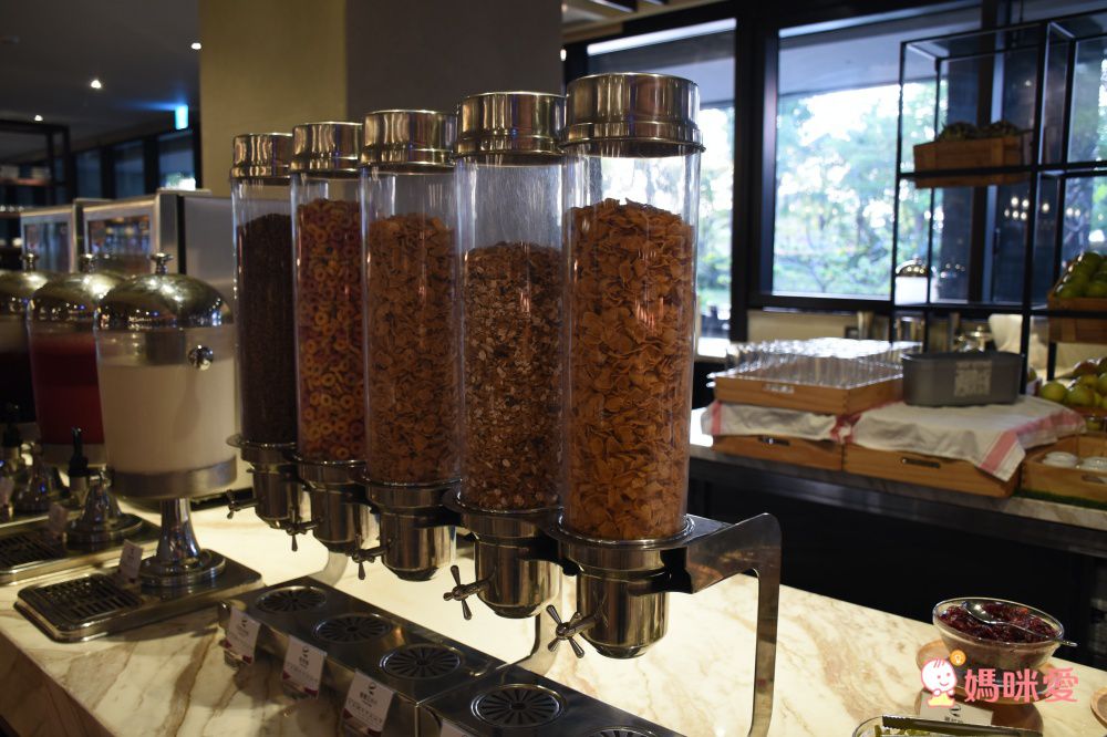 台南大員皇冠四人房2大1小$4299起 指定平日