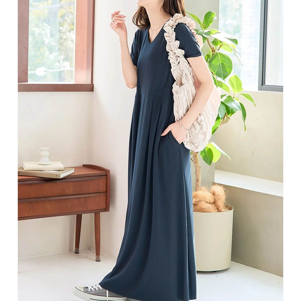 接觸冷感 腰線修身V領洋裝-海軍藍
