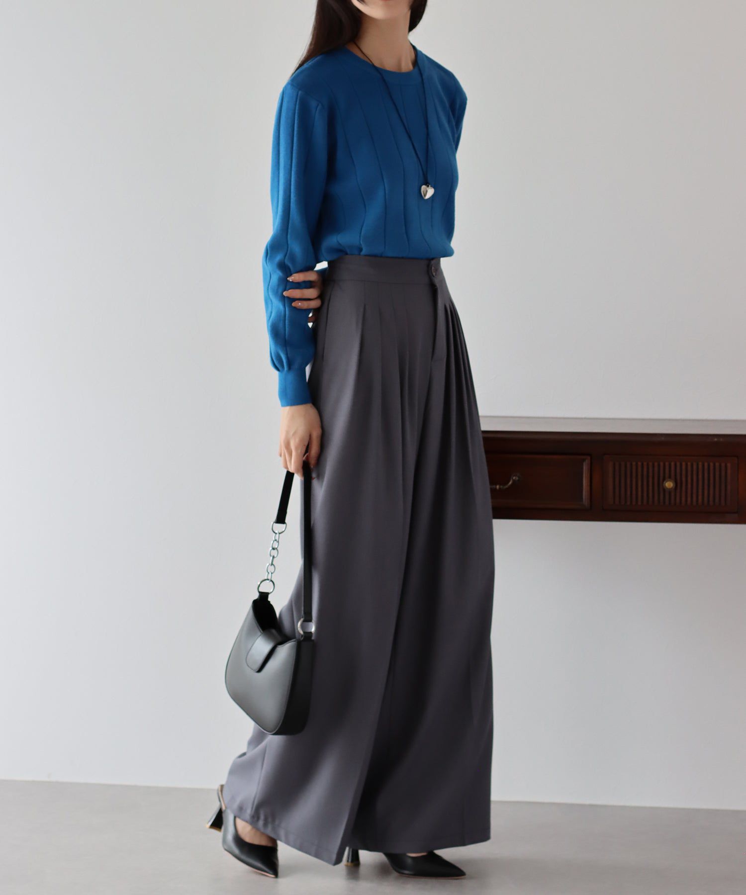 日本 BLUE EAST - 圓領粗羅紋針織上衣-紅