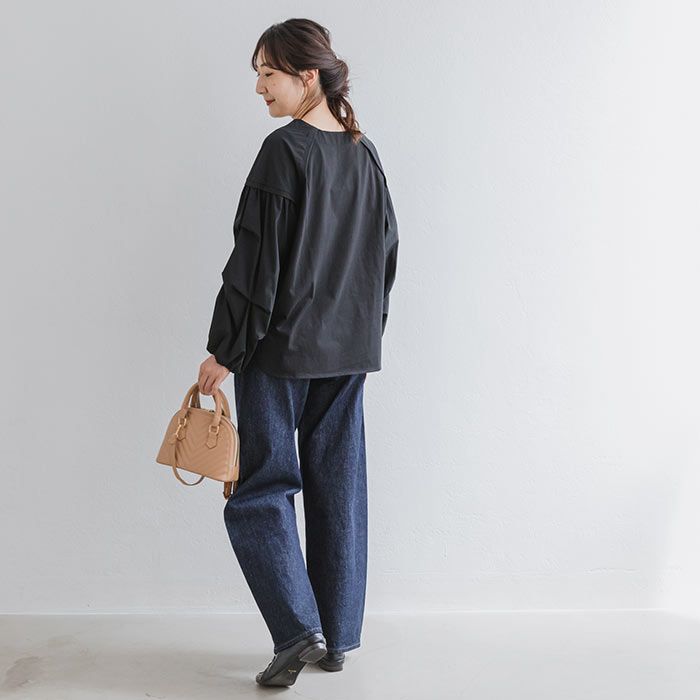 日本 ihuu - 小巧思層次設計薄長袖上衣-杏白