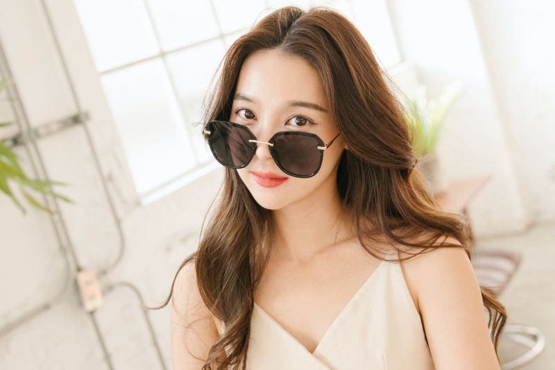 ALEGANT - 法式浪漫流行拼接半框設計青木黑色墨鏡│UV400太陽眼鏡