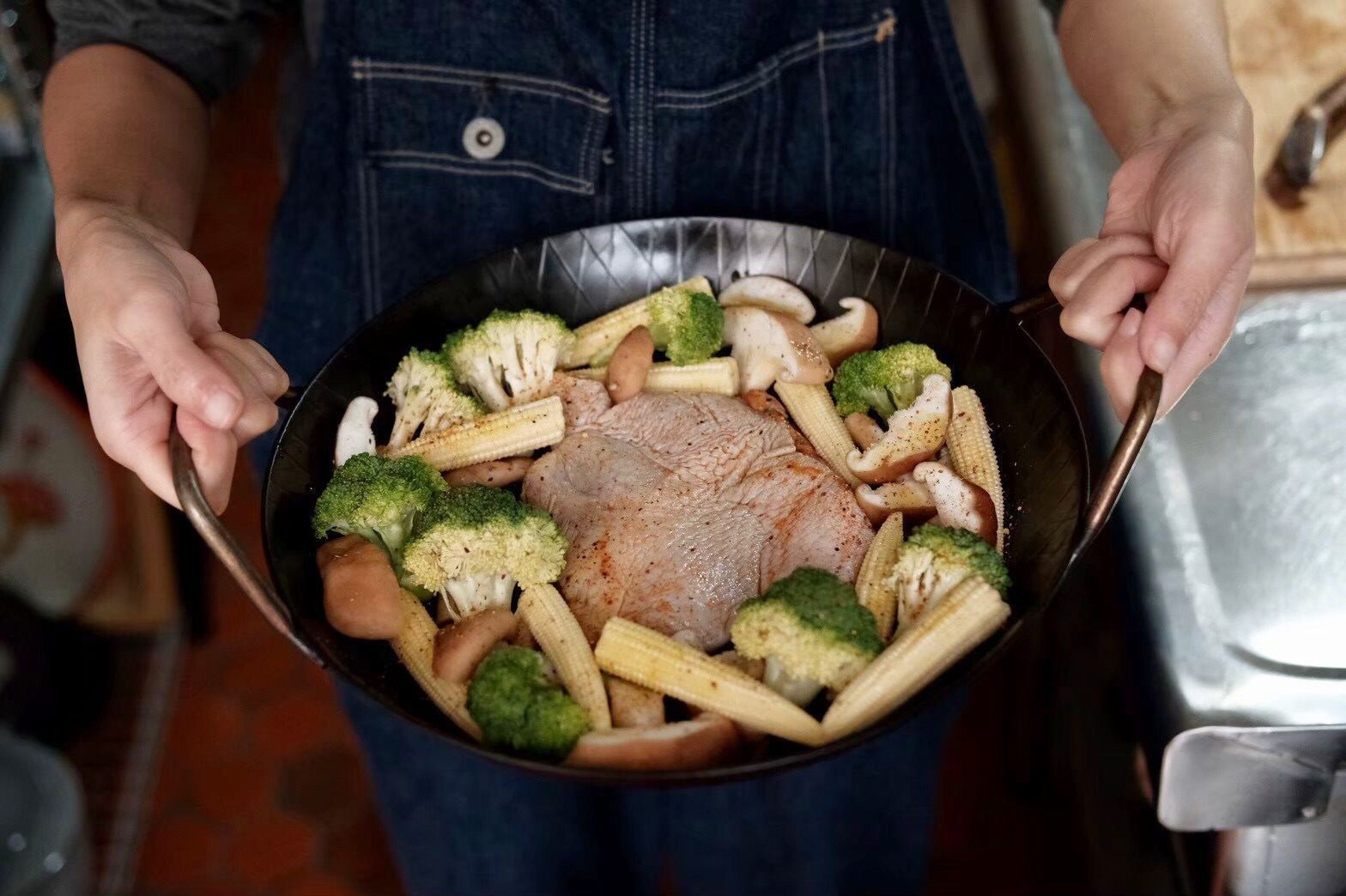 煮晚餐就是這麼快！【養泉商行】有料雞煲湯、去骨雞腿排