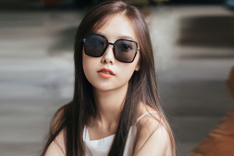 ALEGANT - 韓流明星最愛絕美星幕黑T字勾勒方框墨鏡│UV400太陽眼鏡