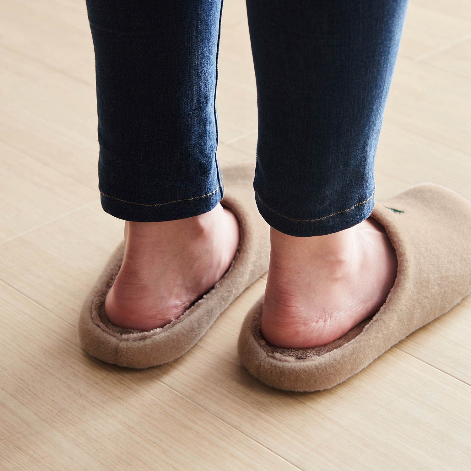 日本千趣會 - 北歐風 低反發減壓室內拖鞋-聖誕樹-杉樹