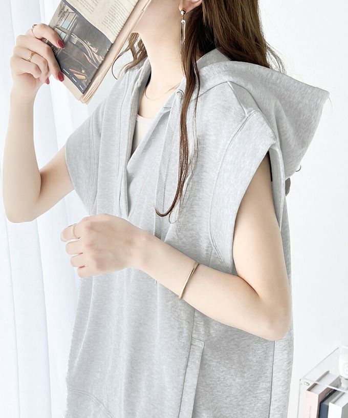 日本 Classical Elf - Java 深V領休閒寬短袖連帽上衣-象牙白