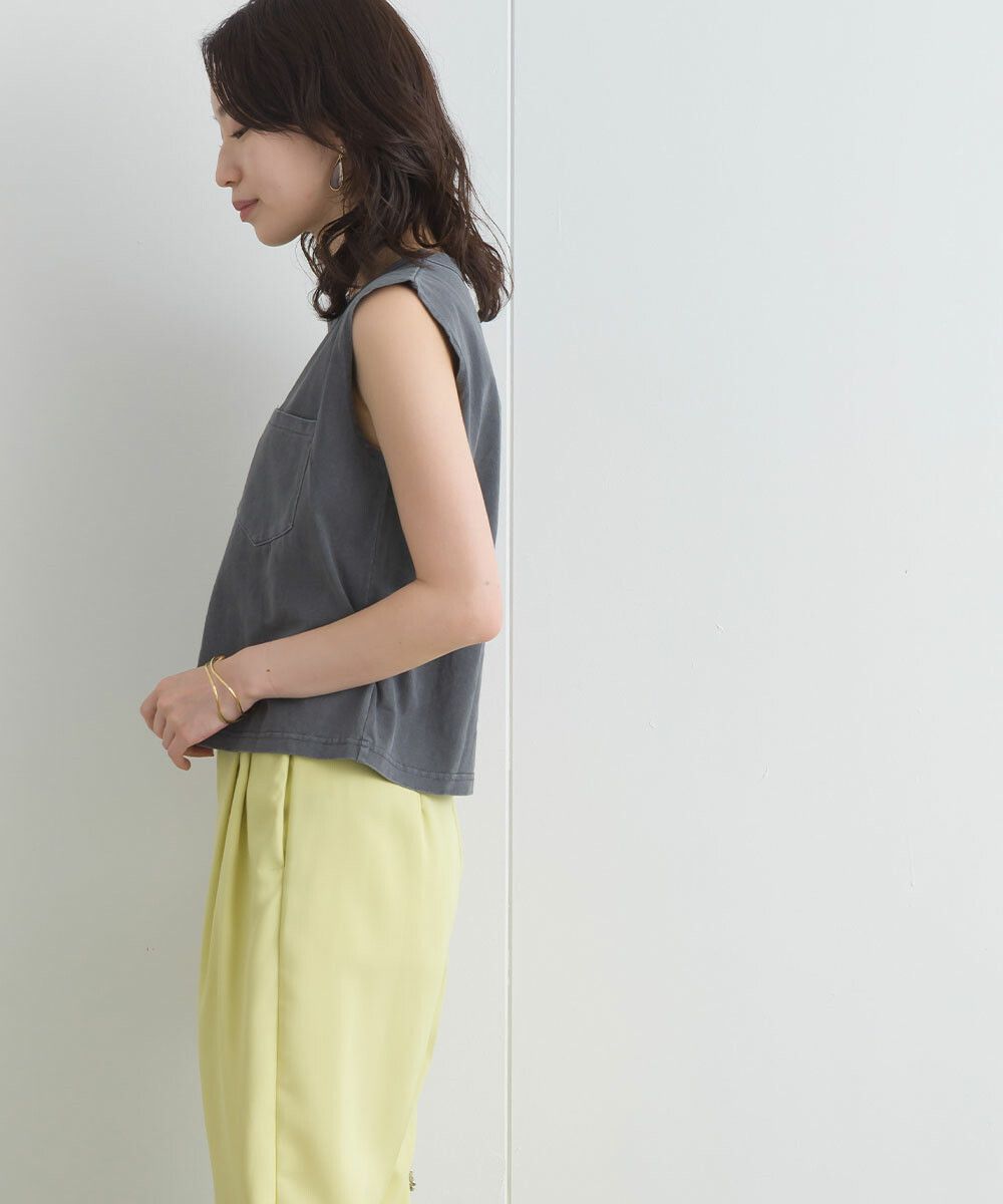 日本女裝代購 - 天竺棉顯瘦剪裁無袖上衣-簡約白