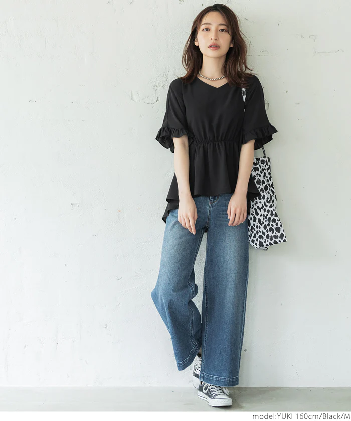 日本 COCA - 氣質V領荷葉捲邊收腰上衣-米杏