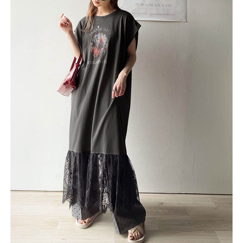 下擺蕾絲酷感印花法式袖洋裝-復古花卉