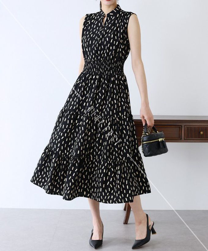 日本 BLUE EAST - 接觸冷感 縮腰顯瘦立領無袖洋裝-線條-黑 (M)