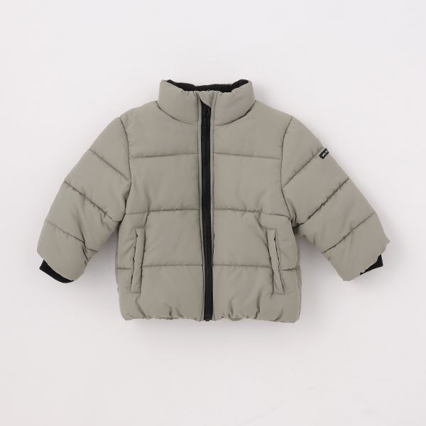 日本 petit main - 潑水加工 蓬鬆保暖鋪棉外套-深藍小花