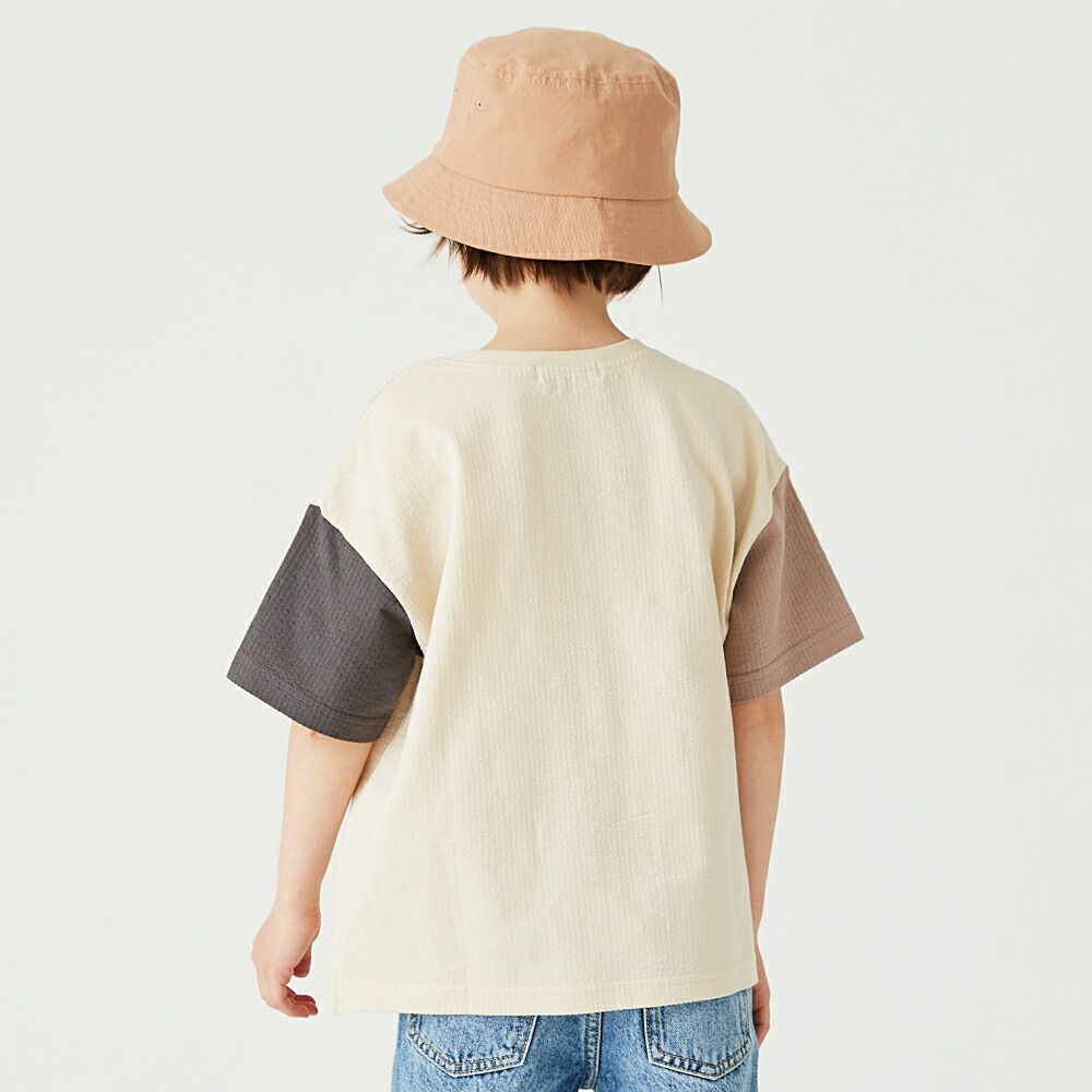 日本 evercloset - 立體刺繡印花撞色短袖上衣-恐龍-卡其綠