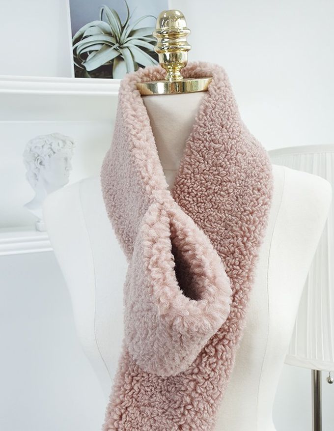 韓國 MAY - 羔羊絨毛穿洞式圍巾-芥黃