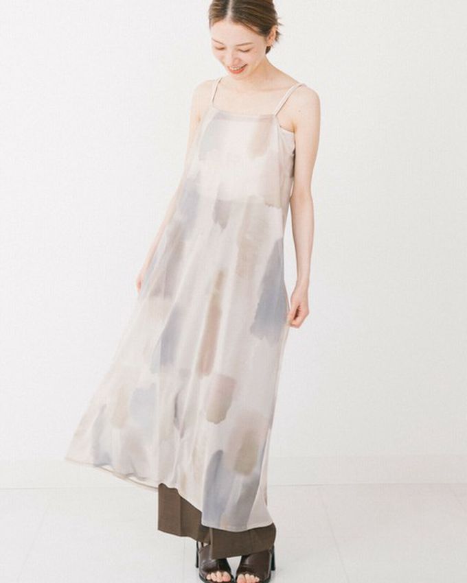 日本 gleam - 水彩暈染風夢境薄紗細肩帶洋裝-米棕系