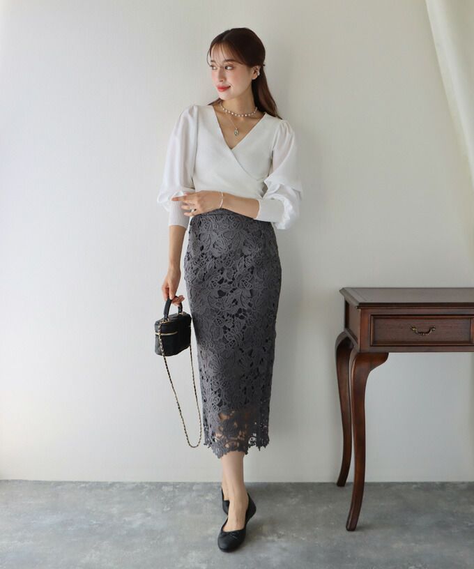 日本 BLUE EAST - V領羅紋拼接泡泡長袖上衣-藍灰