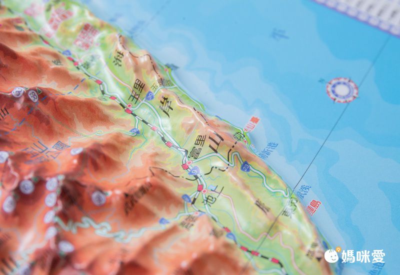 台灣百岳地形圖-立體圖 (54.5 x 39.3 cm)