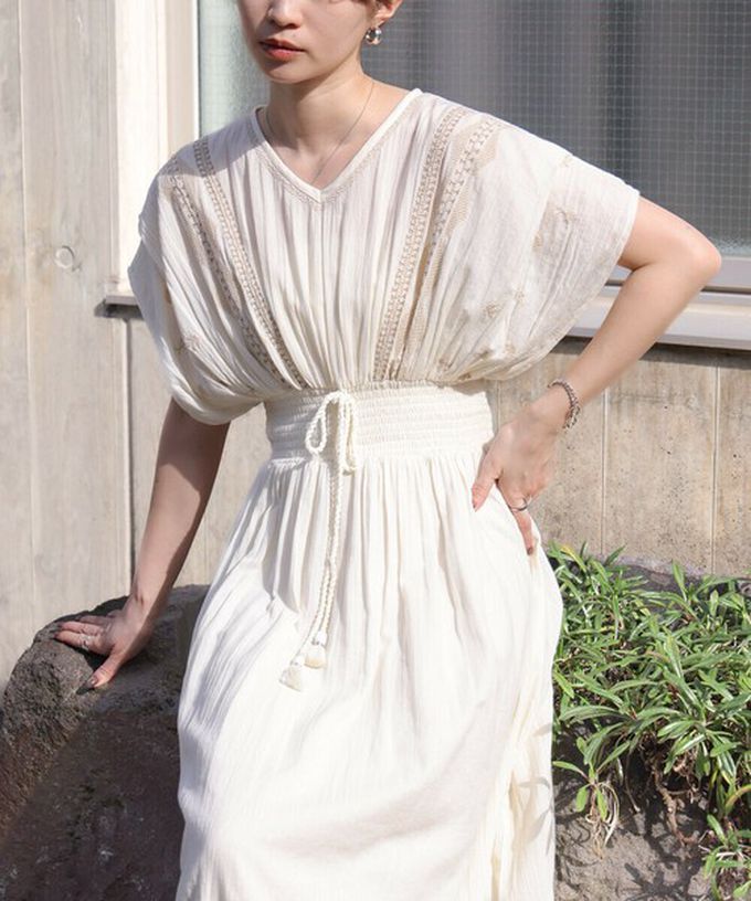 日本 Bab - 100%印度棉 素雅刺繡收腰短袖洋裝-黃