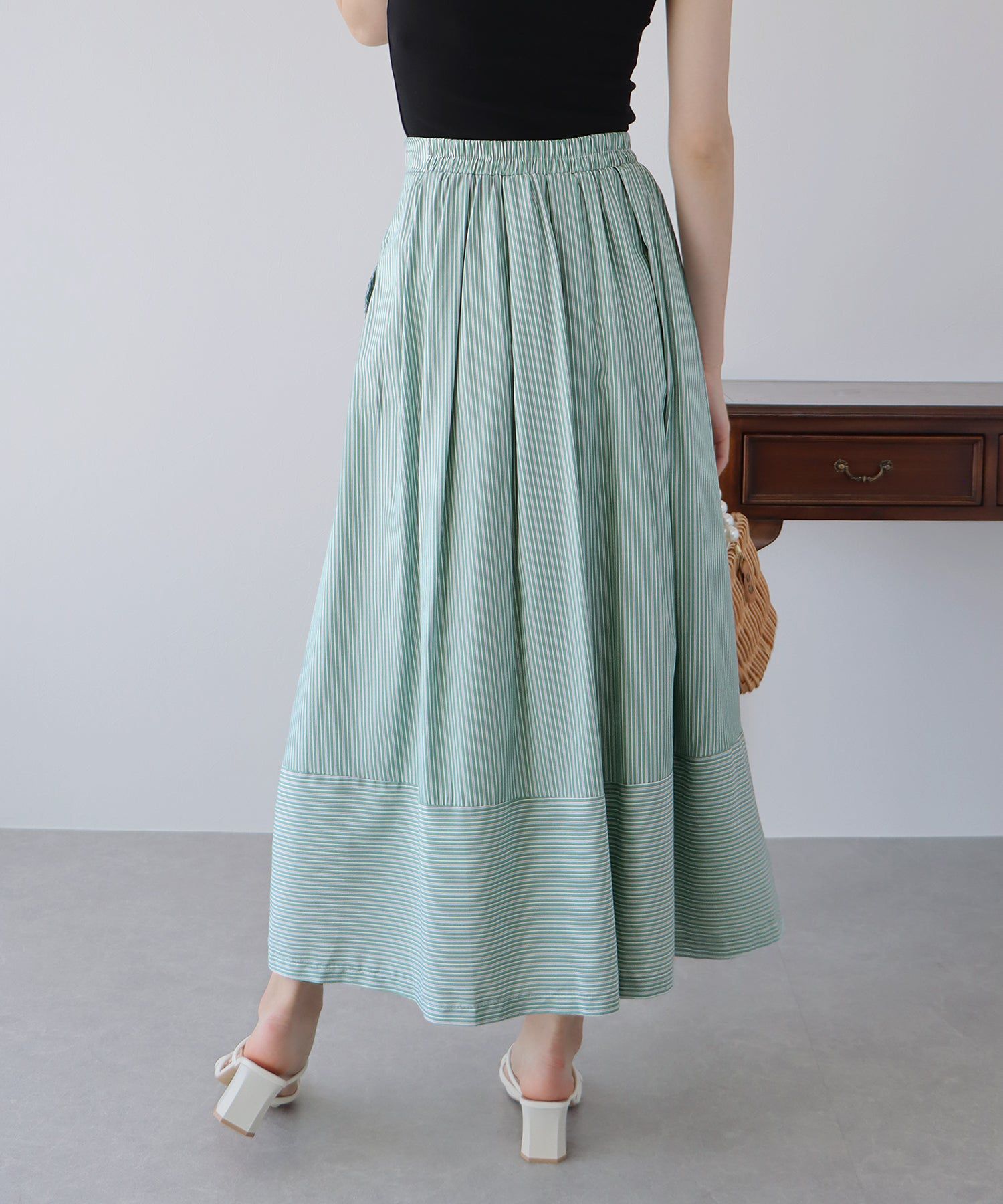 日本 BLUE EAST - 歐風質感條紋拼接修身長裙-綠x白