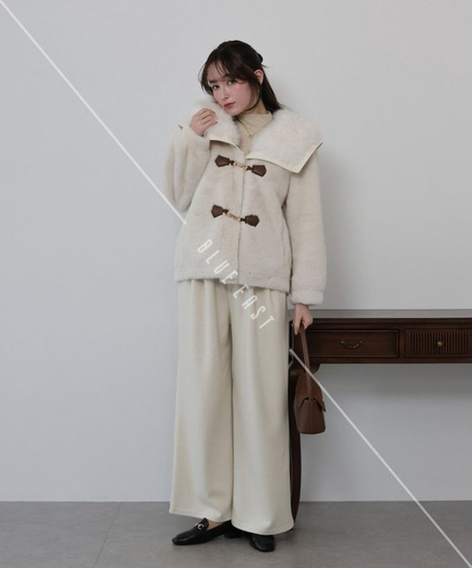 日本 BLUE EAST - 華麗注目皮草感大翻領金扣外套-象牙