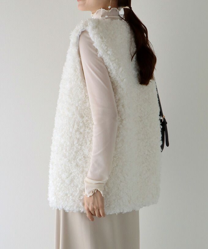 日本 BLUE EAST - 時尚毛絨開襟背心-白