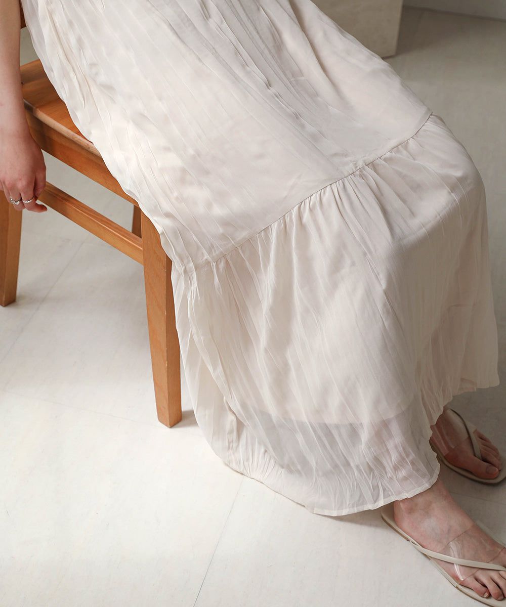 日本 Bab - V領浪漫飄逸無袖洋裝-米杏