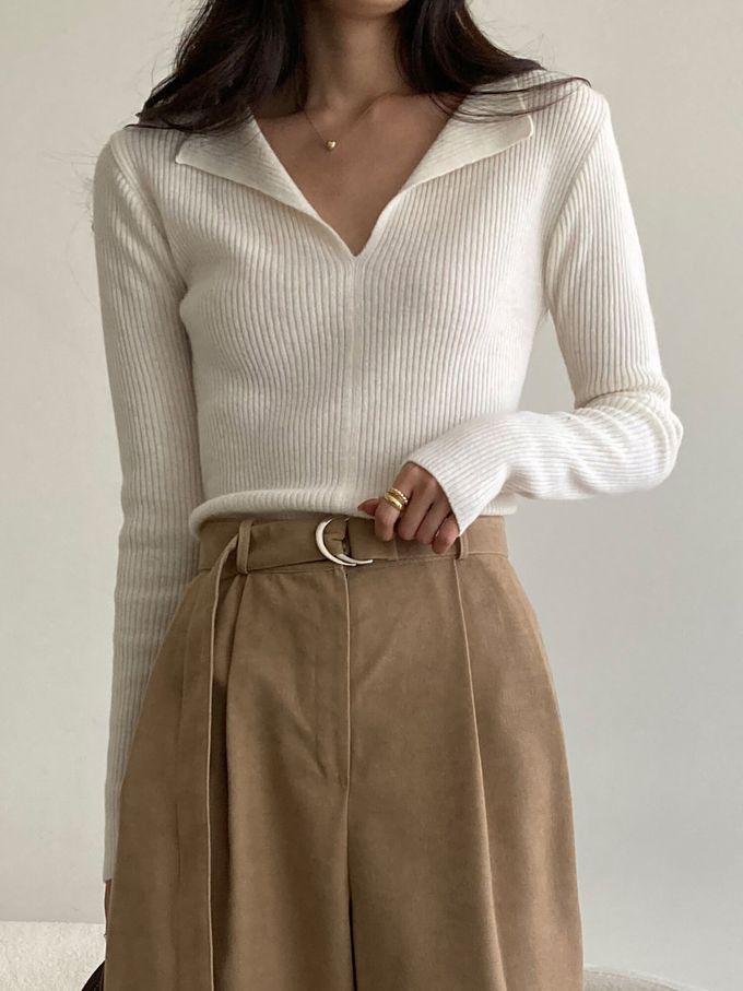 韓國女裝連線 - 浪漫開衩領羊毛針織上衣-燕麥杏 (FREE)