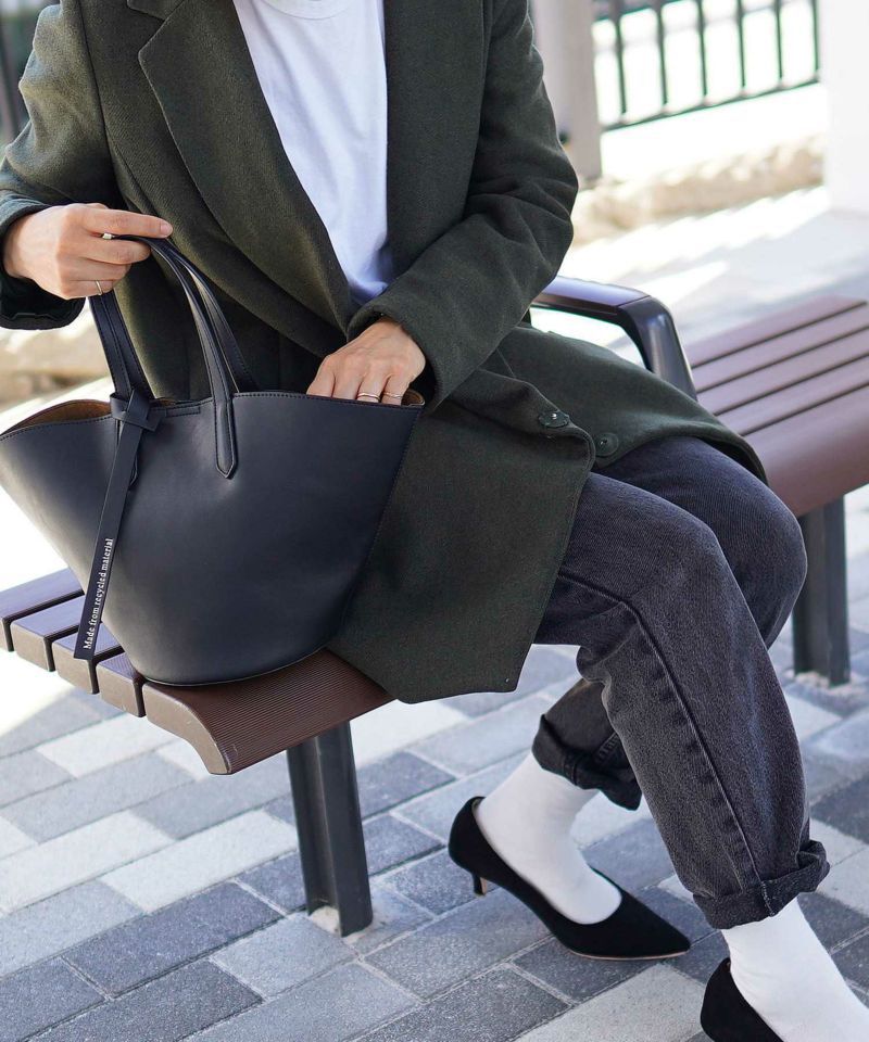 日本 COOCO - 環保材質仿皮扇形大容量托特包-黑 (W16.5*H23*D15cm)