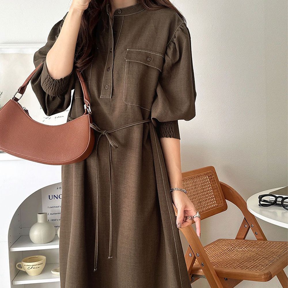 速乾抗皺 俐落領綁腰泡泡袖洋裝-咖啡