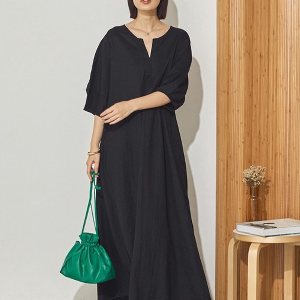 接觸涼感 顯瘦A字鑰匙領五分袖洋裝-黑