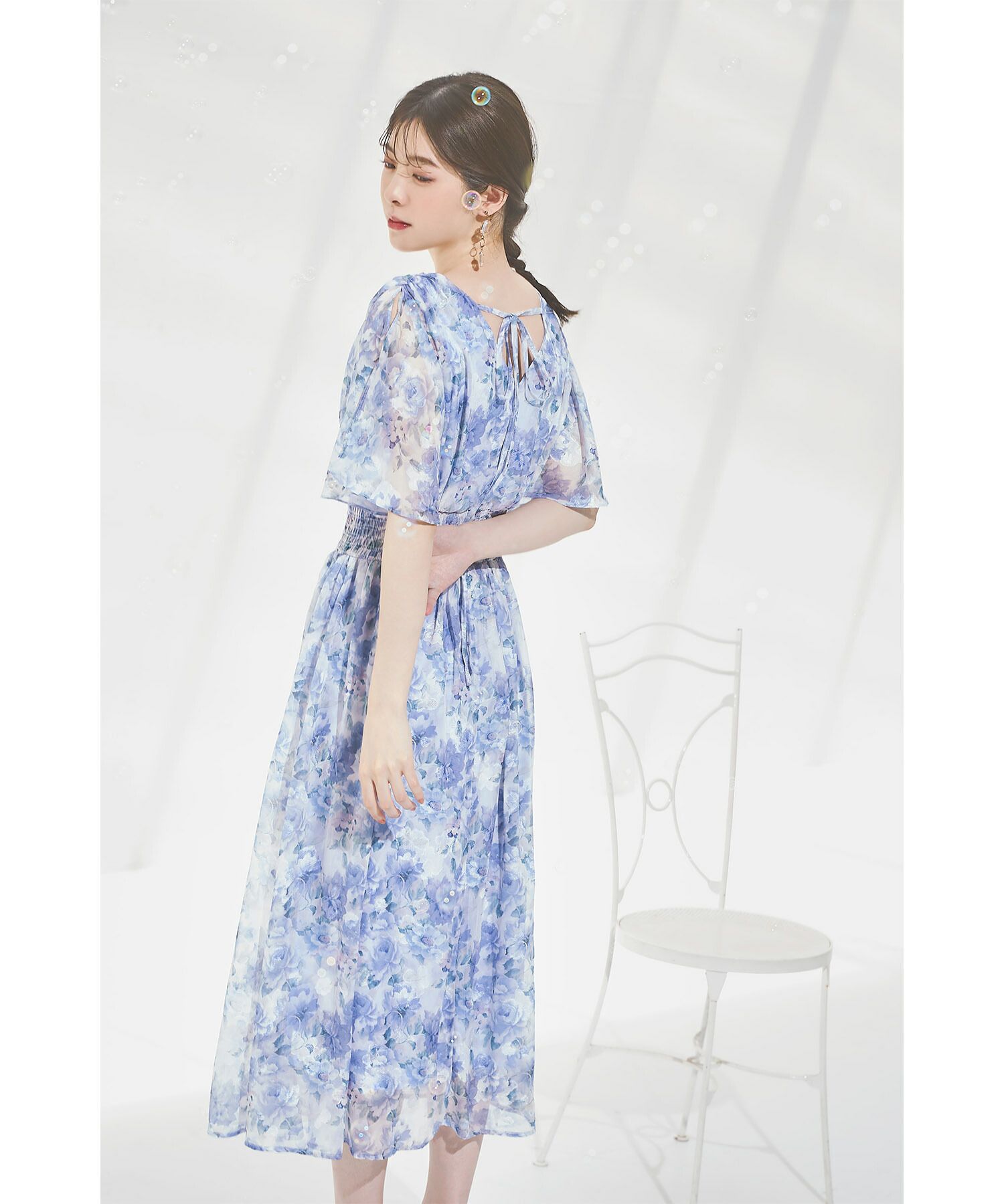 日本 tocco-closet - 後綁帶浪漫暈染碎花雪紡洋裝-水藍