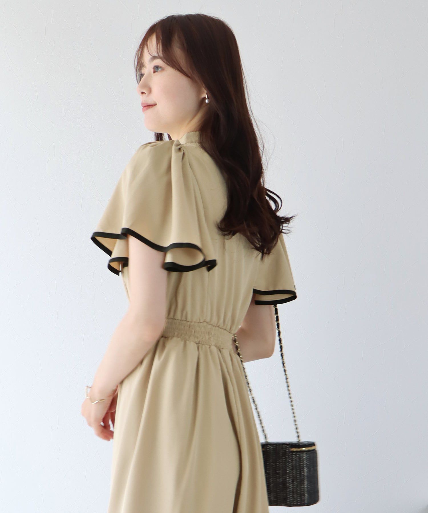 日本 BLUE EAST - 浪漫時光碎花雪紡短袖洋裝-寧靜花園-淺粉紫