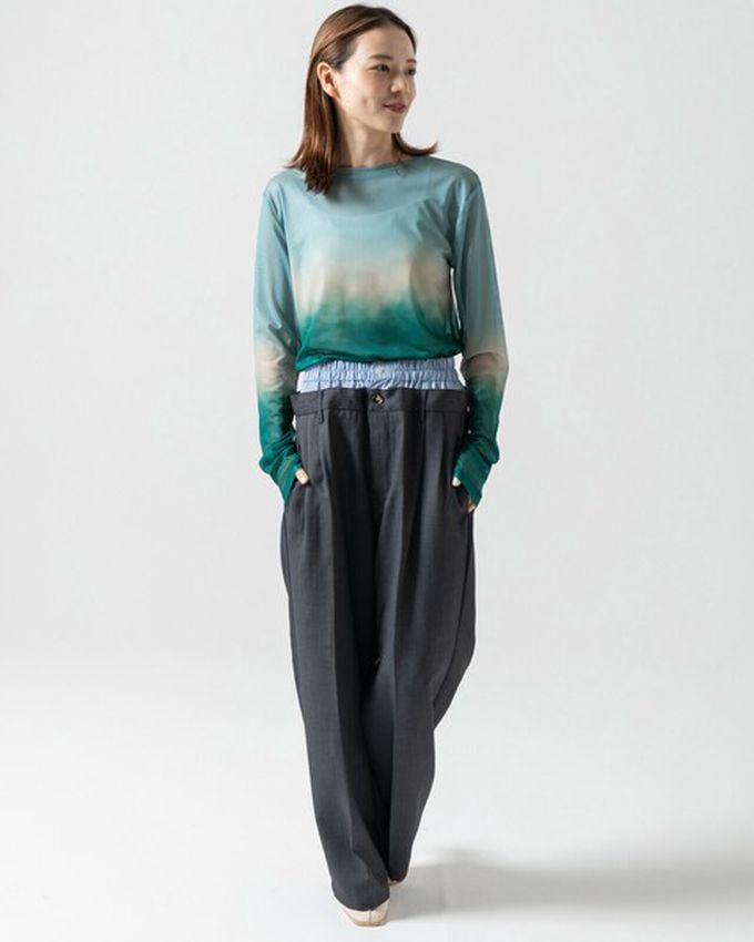 日本 gleam - 唯美漸層透膚圓領長袖上衣-杏x煙燻綠