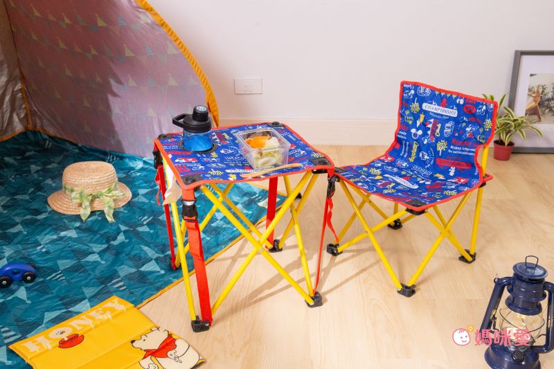 日本 Pearl 金屬 - 迪士尼 輕巧摺疊椅-維尼-綠X黃 (耐重60kg)