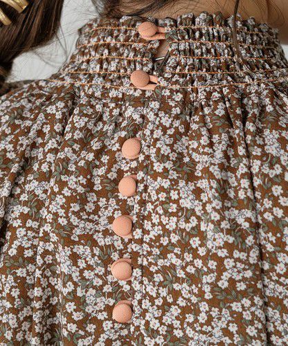 日本 Bou Jeloud - 歐風碎花澎澎袖上衣-氣質黑