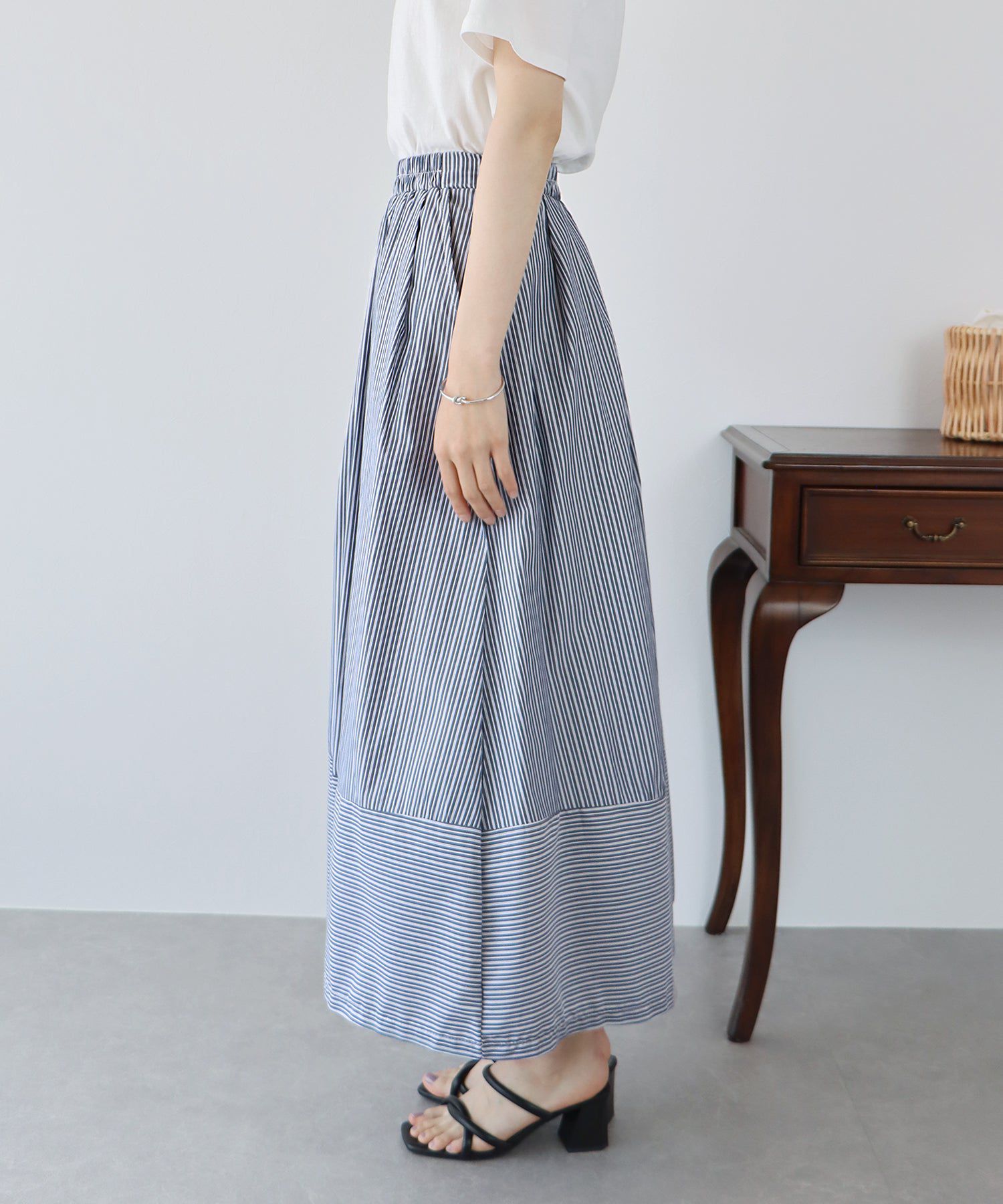 日本 BLUE EAST - 歐風質感條紋拼接修身長裙-綠x白