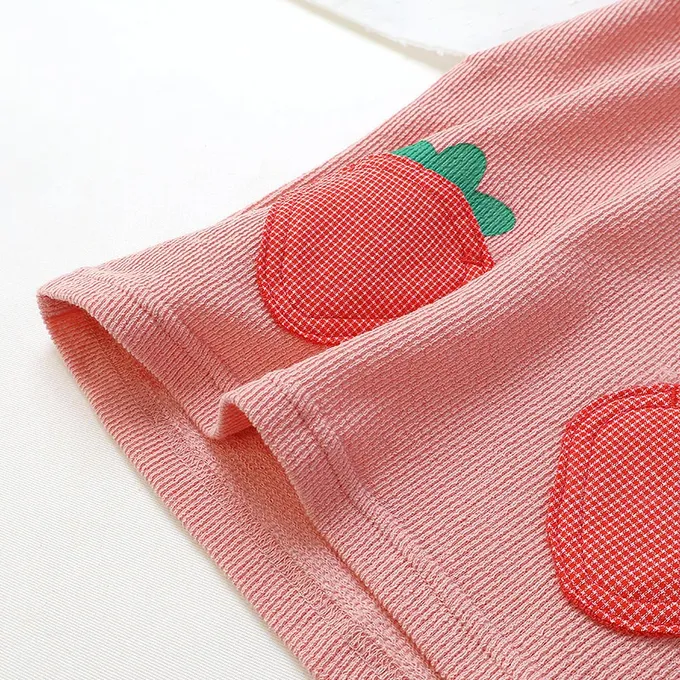 日本 ZOOLAND - 水果樂園 甜心草莓荷葉領長袖上衣-紅