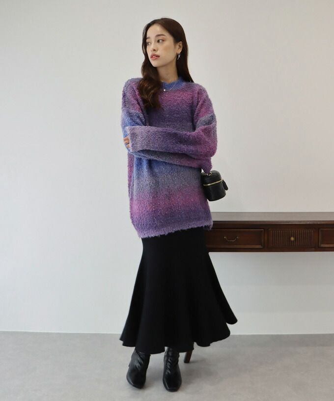 日本 BLUE EAST - 柔軟的夢漸層圓領毛衣-海洋藍