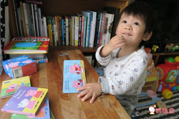 佩佩豬Peppa Pig陪你玩❤【英文遊戲書66折起】我最便宜～貼紙書限量搶購！