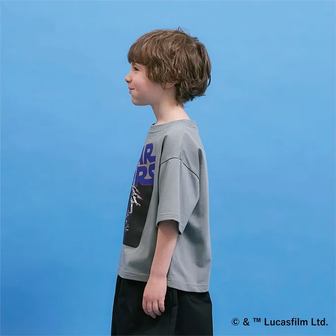 日本 b-ROOM - 限量星際聯名 防污速乾印花短袖上衣-電影場景-淺灰綠