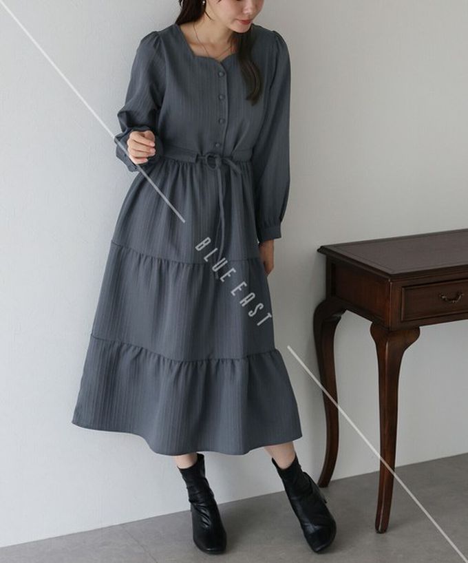 日本 BLUE EAST - 美型桃心領腰綁帶分層泡泡袖洋裝-卡其杏