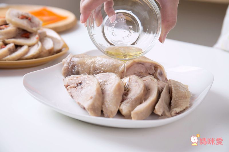 【元進莊】油蔥雞腿、蒲燒雞肉捲 ❤ 退冰就能吃！還有養生滋補黑蒜雞湯、滴雞精