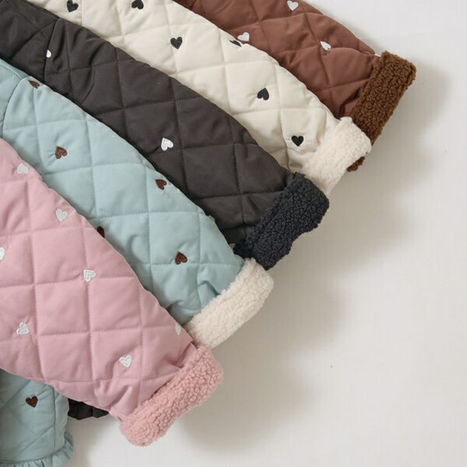 日本 Lycee mine - 滿版愛心荷葉皺褶內刷毛鋪棉外套-米白