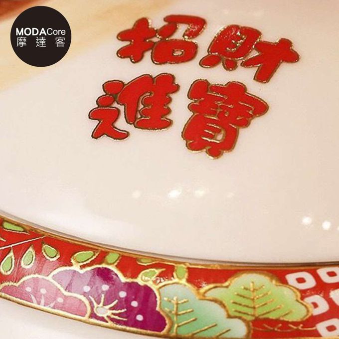 MODACore 摩達客 - ◉春節開運◉開運超招財貓密封罐糖果盒擺飾_四色可選(贈坐墊)/聚寶盆收納好物-粉色