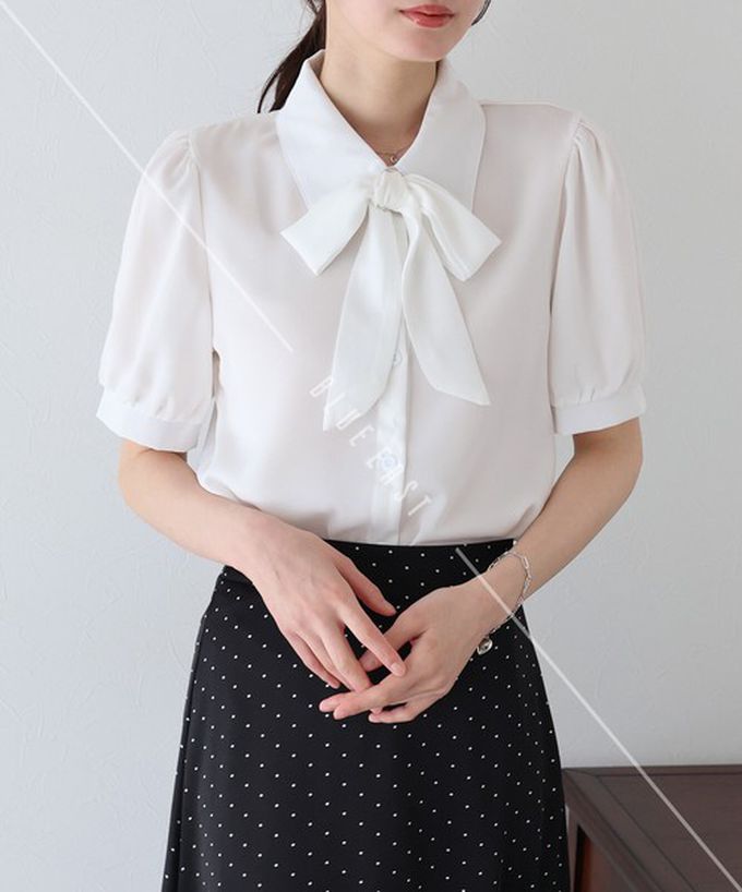 日本 BLUE EAST - 氣質蝴蝶結雪紡小澎袖襯衫-深藍