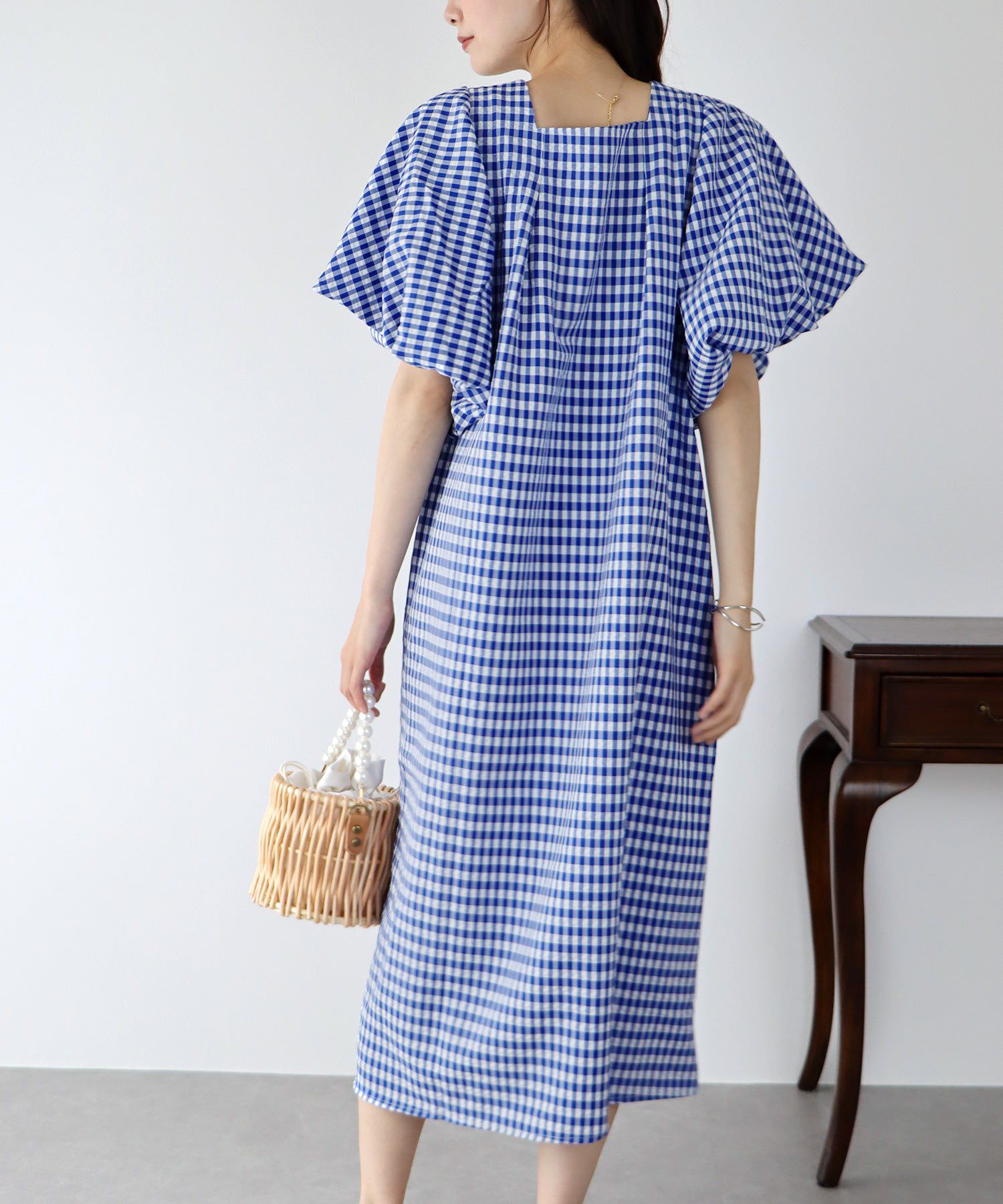 日本 BLUE EAST - 文藝方領大泡泡袖洋裝-格紋-黑