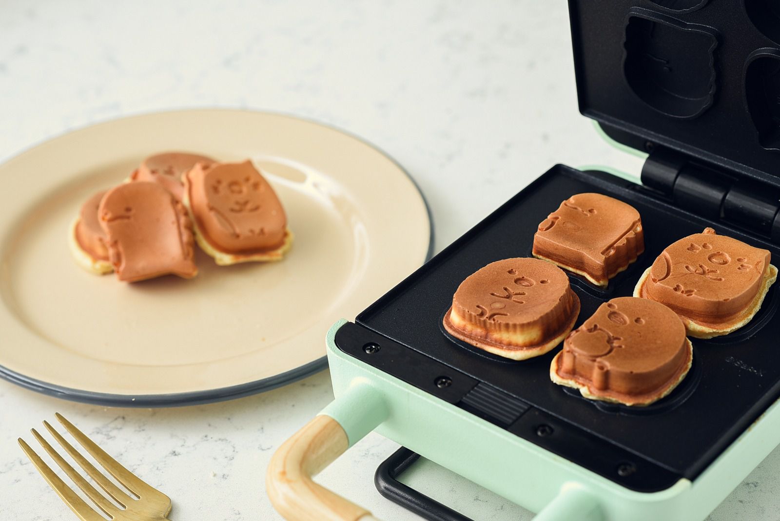 最殺5折起【角落小夥伴 熱壓吐司點心機】暑假在家不無聊！